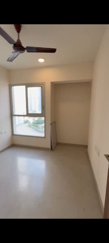 Room in 2 BHK Apartment at Piramal Vaikunth, Balkum Pada – for Sale