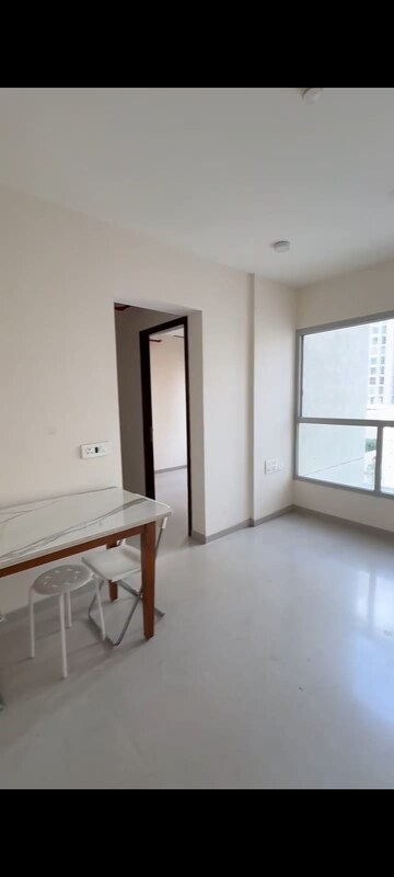 Room in 2 BHK Apartment at Piramal Vaikunth, Balkum Pada – for Sale