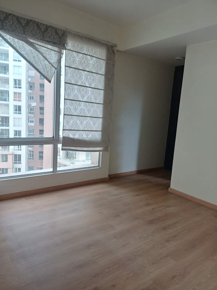 Room, emaar-the-palm-drive-the-premier-terraces 3 Bedroom 1950 Sq.Ft. Apartment In Sector 66 Gurgaon 9019377