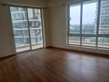 Room in 3 BHK Apartment at Emaar The Palm Drive-The Premier Terraces, Sector 66 – for Sale