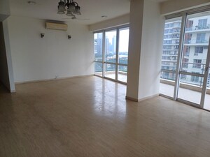 Room in 3 BHK Apartment at Emaar The Palm Drive-The Premier Terraces, Sector 66 – for Sale