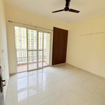 Room in 3 BHK Apartment at Dasnac Burj, Sector 75 – for Rent