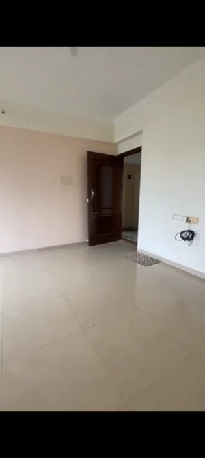 Room in 2.5 BHK Apartment at Neelkanth Palms Phase 2, Thane West – for Sale