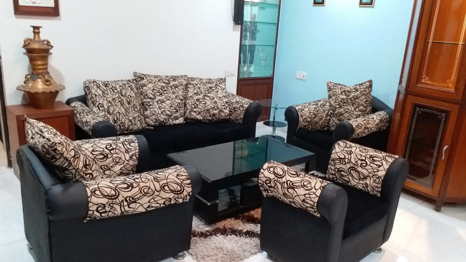 2 BHK Apartment For Rent in Blooming Heights