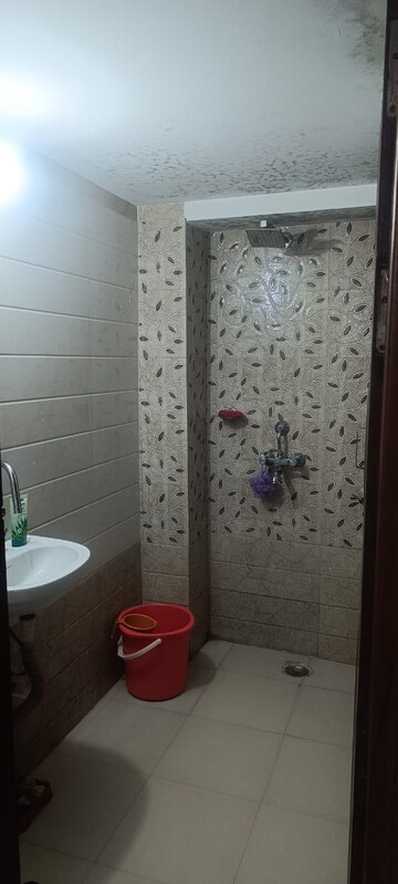 Bathroom in 1 RK Builder Floor at Sector 46 – for Rent