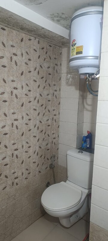 Bathroom in 1 RK Builder Floor at Sector 46 – for Rent