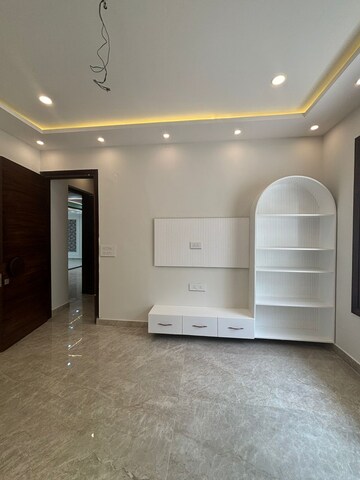 Building Lobby in 6 BHK Independent House at Sector 91 – for Sale