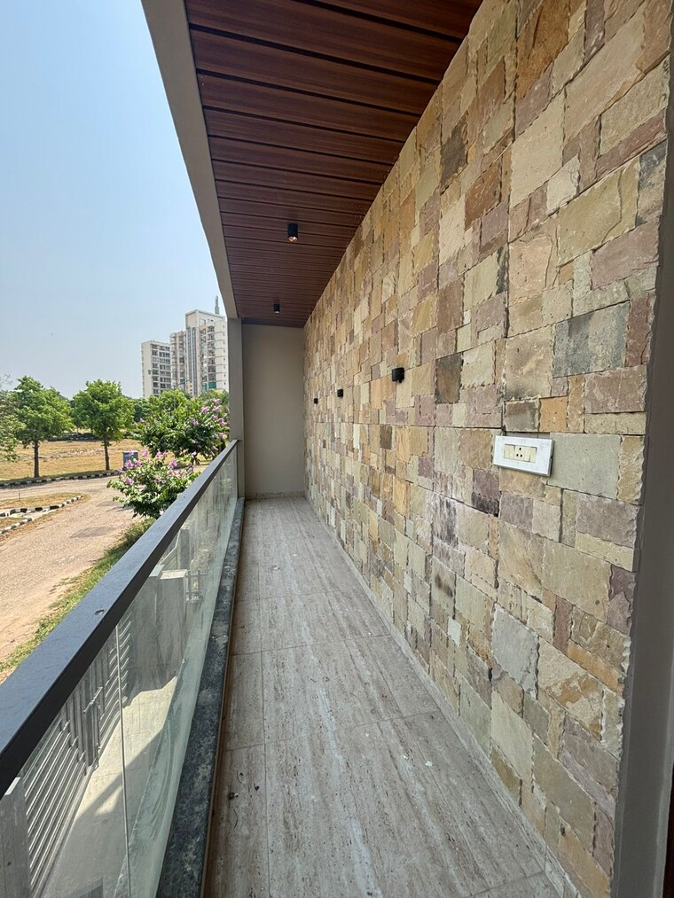 Balcony, sector 91 6 Bedroom 250 Sq.Yd. Independent House In Sector 91 Mohali 9019499