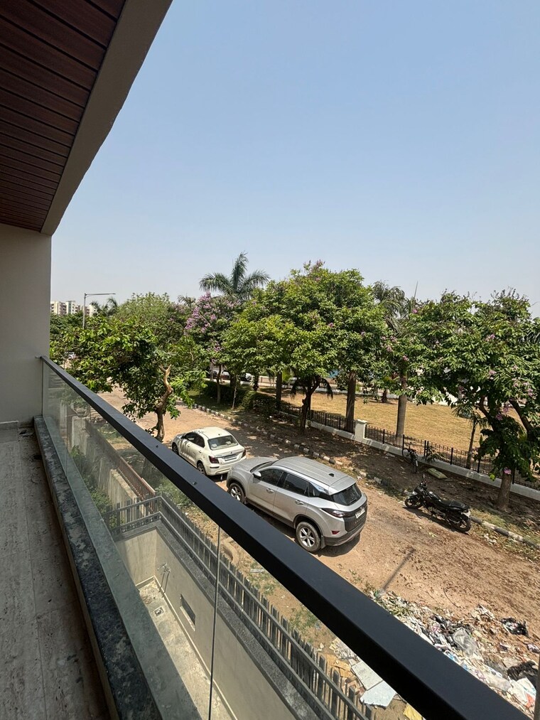 Balcony, sector 91 6 Bedroom 250 Sq.Yd. Independent House In Sector 91 Mohali 9019499