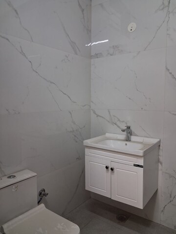 Attached Bathroom in 4 BHK Builder Floor at Sector 28 – for Rent
