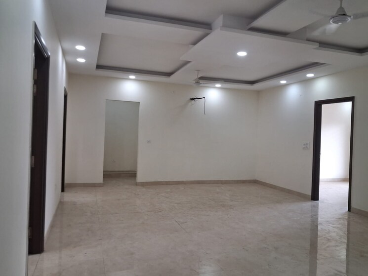 Room, sector 28 4 Bedroom 350 Sq.Yd. Builder Floor In Sector 28 Faridabad 9019521
