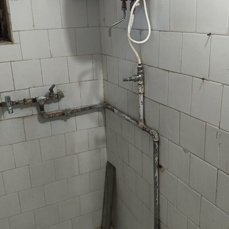 Bathroom, rajesh-nagar-chs 1 Bedroom 500 Sq.Ft. Apartment In Mahavir Nagar Mumbai 9019547