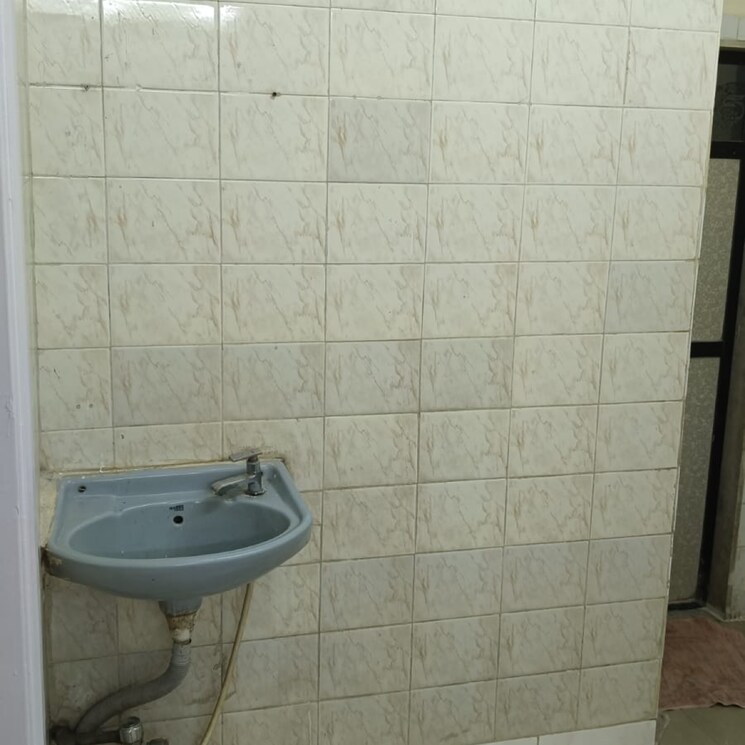 Bathroom, rajesh-nagar-chs 1 Bedroom 500 Sq.Ft. Apartment In Mahavir Nagar Mumbai 9019547