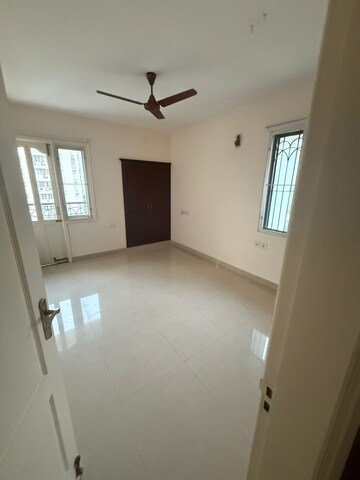 Room in 3 BHK Apartment at Kaloor – for Sale
