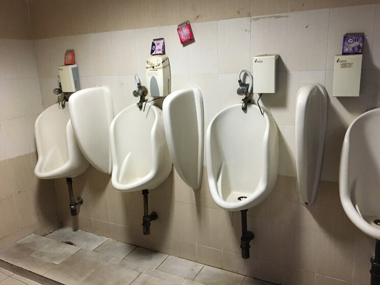 Bathroom, sector 63 Commercial Office Space in IT/SEZ 36000 Sq.Ft. In Sector 63 Noida 9019587