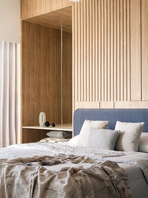 Bedroom in 6+ BHK Villa at Mahavir Enclave 1 – for Sale