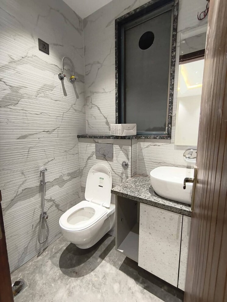 Bathroom, green-wood-city 5 Bedroom 502 Sq.Yd. Builder Floor In Sector 45 Gurgaon 9019686