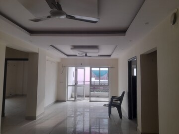 Building Lobby in 3 BHK Builder Floor at BPTP District Phase 2, Sector 84 – for Rent