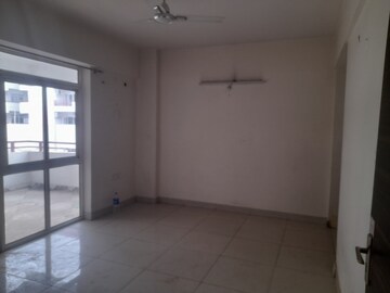 Room in 3 BHK Builder Floor at BPTP District Phase 2, Sector 84 – for Rent