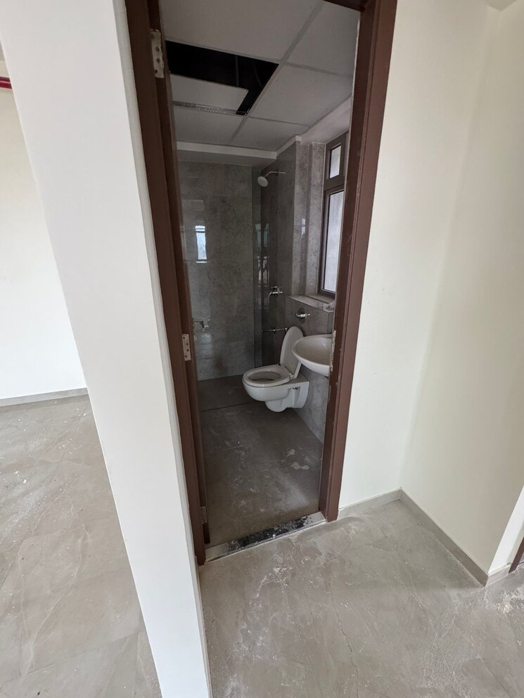 Bathroom, sheth-irene 3.5 Bedroom 1125 Sq.Ft. Apartment In Malad West Mumbai 9019708