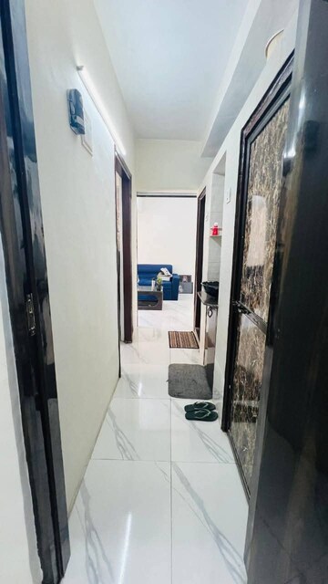  1 BHK Apartment at Lokhandwala Complex – for Rent