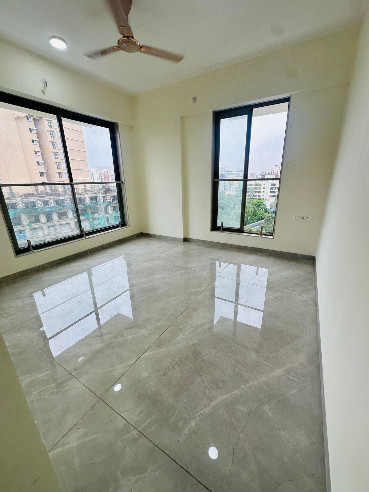 3 BHK Apartment For Rent in Hubtown Seasons