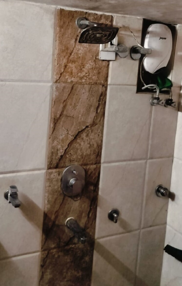 Bathroom, sai-baba-vihar-complex 1 Bedroom 450 Sq.Ft. Apartment In Ghodbunder Road Thane 9019806