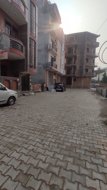 Parking in 1.5 BHK Builder Floor at New Palam Vihar – for Rent