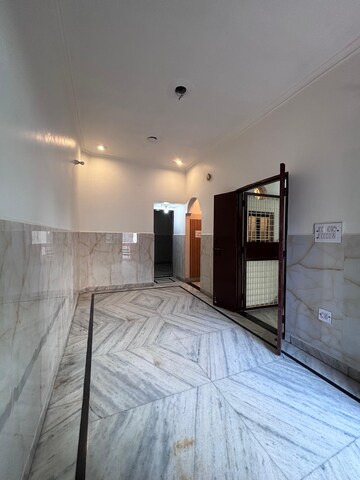 Room in 1.5 BHK Builder Floor at New Palam Vihar – for Rent