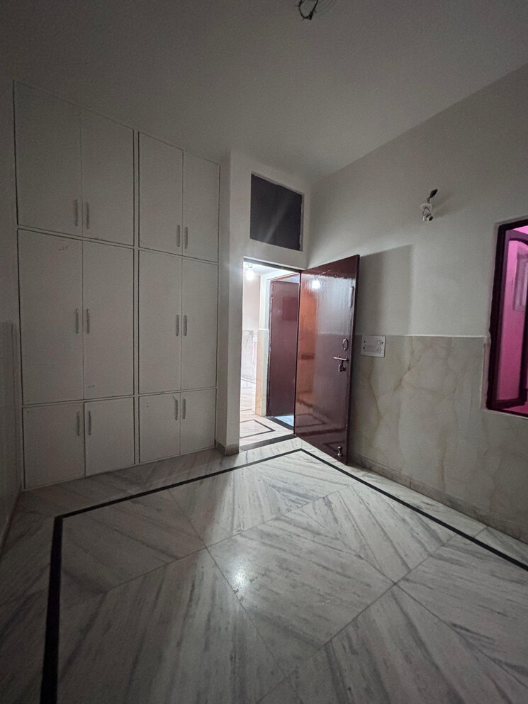 Bathroom, new palam vihar 1.5 Bedroom 1200 Sq.Ft. Builder Floor In New Palam Vihar Gurgaon 9019855