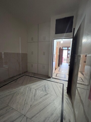 Room in 1.5 BHK Builder Floor at New Palam Vihar – for Rent