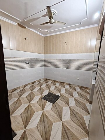 Bathroom in 4 BHK Independent House at Indra Complex, Sector 87 – for Sale