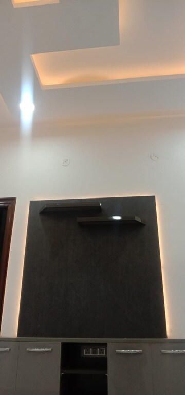 Furnished Amenities in 3 BHK Builder Floor at BPTP District 3, Sector 85 – for Sale