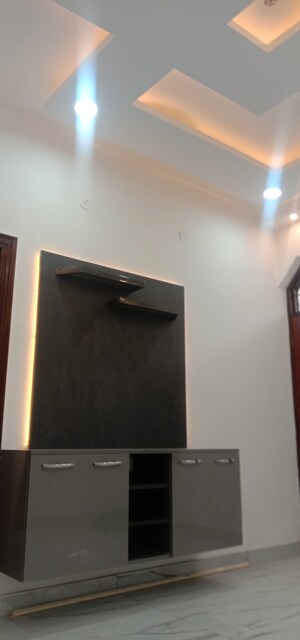 Furnished Amenities in 3 BHK Builder Floor at BPTP District 3, Sector 85 – for Sale