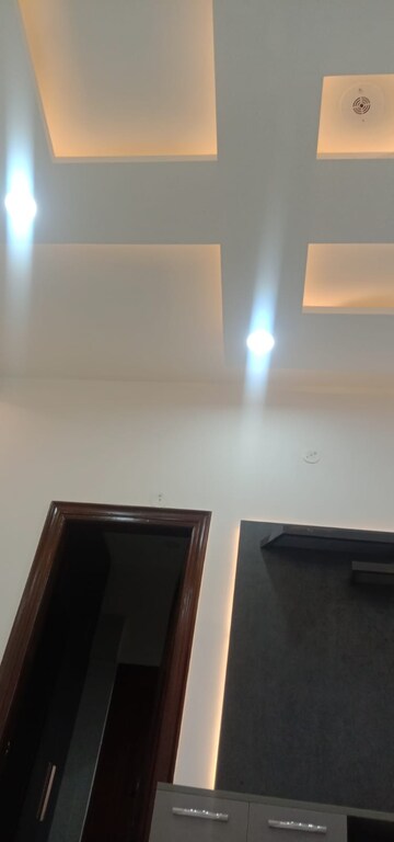 Furnished Amenities in 3 BHK Builder Floor at BPTP District 3, Sector 85 – for Sale
