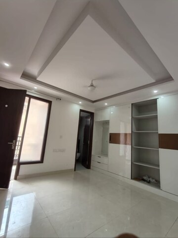 Room in 3 BHK Builder Floor at Malviya Nagar – for Rent