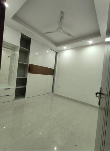 Room in 3 BHK Builder Floor at Malviya Nagar – for Rent
