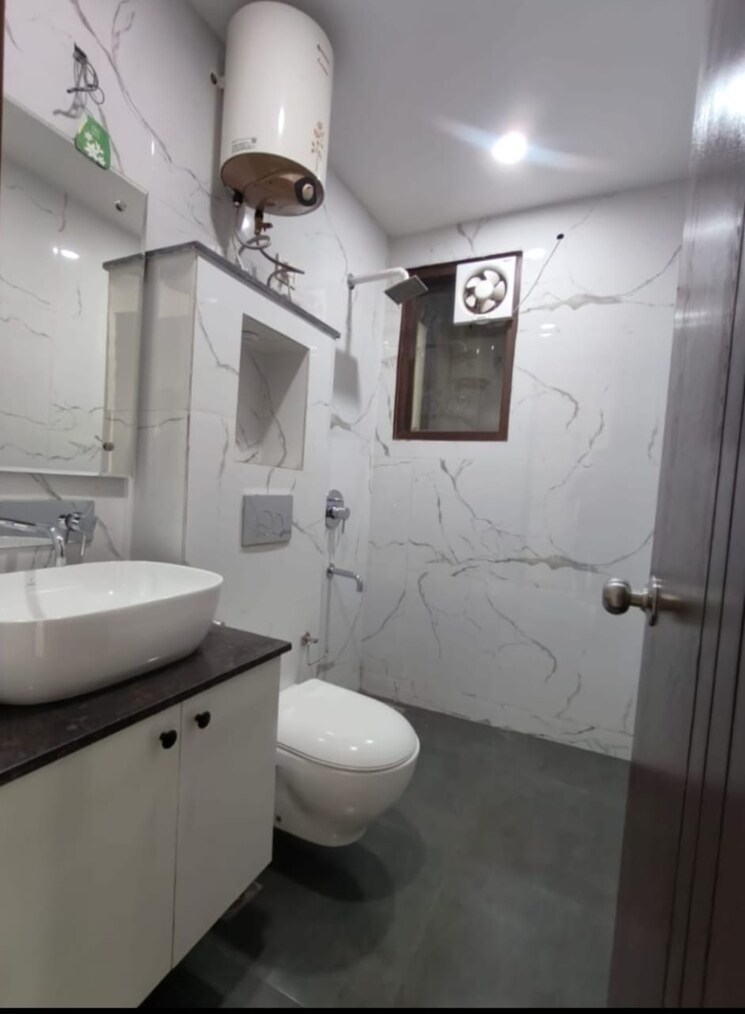 Bathroom, malviya nagar 3 Bedroom 1800 Sq.Ft. Builder Floor In Malviya Nagar Delhi 9019872