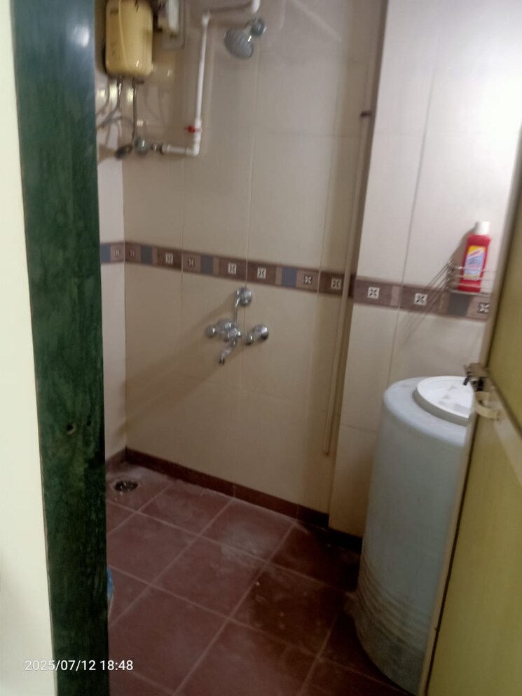 Bathroom, yashraj-park-chs 1 Bedroom 450 Sq.Ft. Apartment In Kasarvadavali Thane 9019864