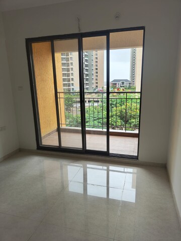 Room in 3 BHK Apartment at Pride World City Wellington, Charholi Budruk – for Rent
