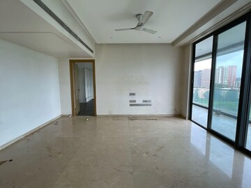Room in 5 BHK Apartment at Rustomjee Elements, Andheri West – for Rent