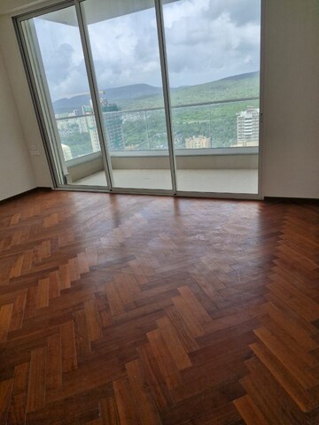 Room in 5 BHK Apartment at Omkar Alta Monte, Malad East – for Rent