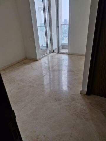 Room in 5 BHK Apartment at Omkar Alta Monte, Malad East – for Rent