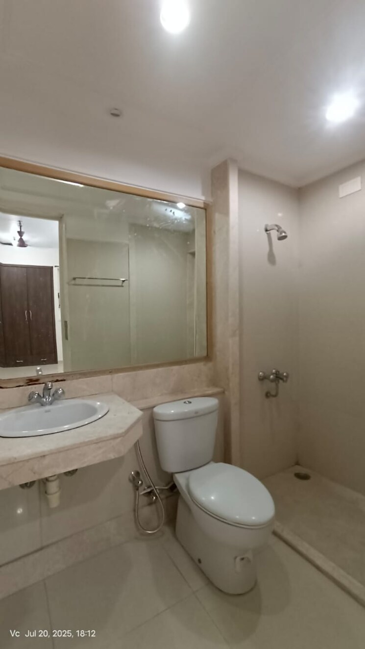 Bathroom, hiranandani-meadows 3 Bedroom 1345 Sq.Ft. Apartment In Manpada Thane 9019956