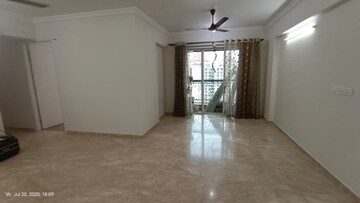 Hall in 3 BHK Apartment at Hiranandani Meadows, Manpada – for Rent