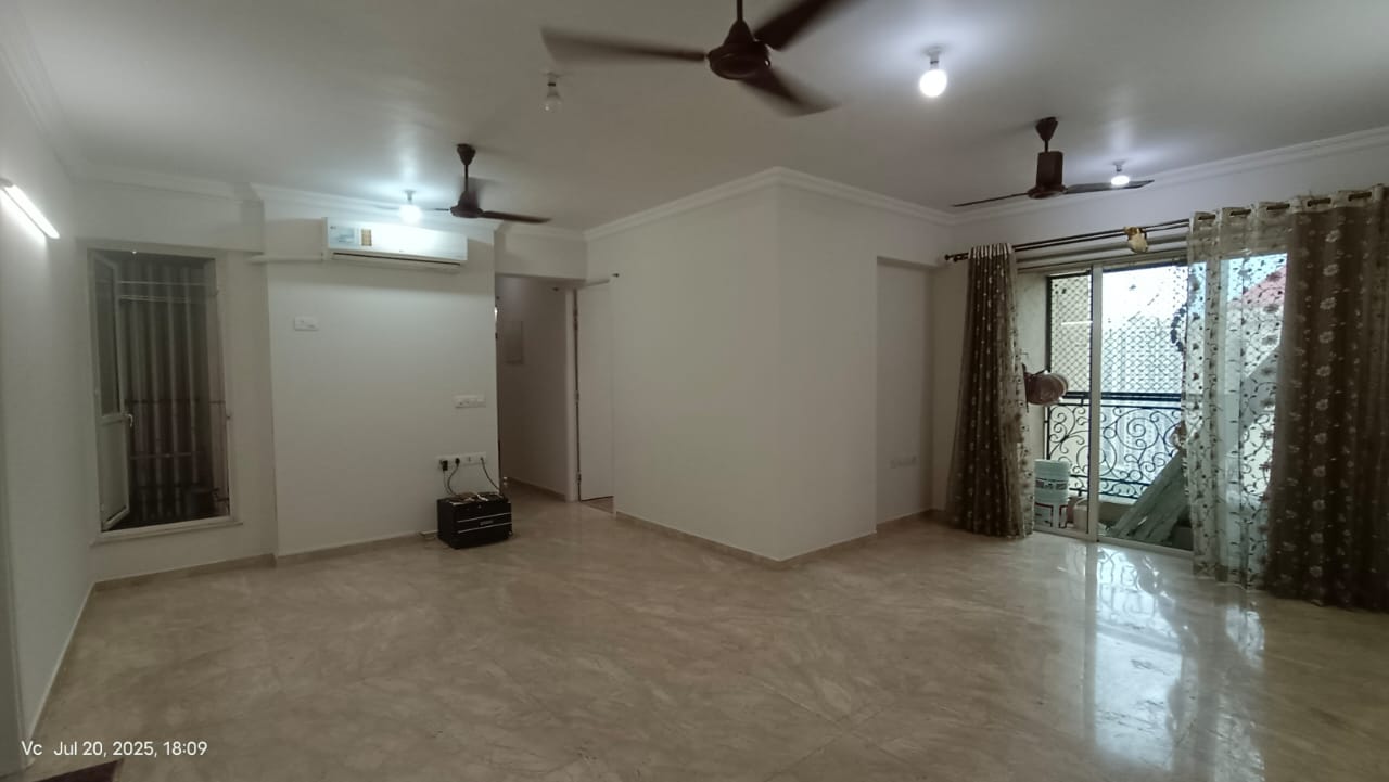 3 BHK + Extra Room Apartment For Rent in Hiranandani Meadows
