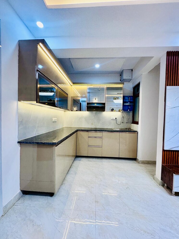 Kitchen, sector 73 2 Bedroom 1100 Sq.Ft. Builder Floor In Sector 73 Noida 9019962
