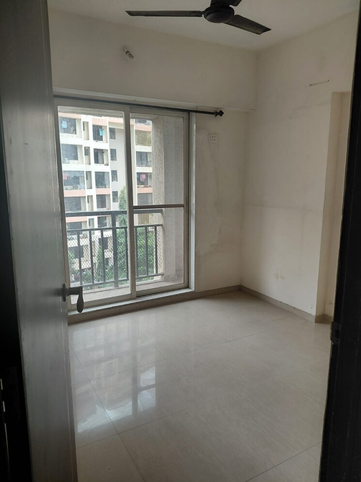Room, rosa-gardenia 2.5 Bedroom 1050 Sq.Ft. Apartment In Ghodbunder Road Thane 9020004