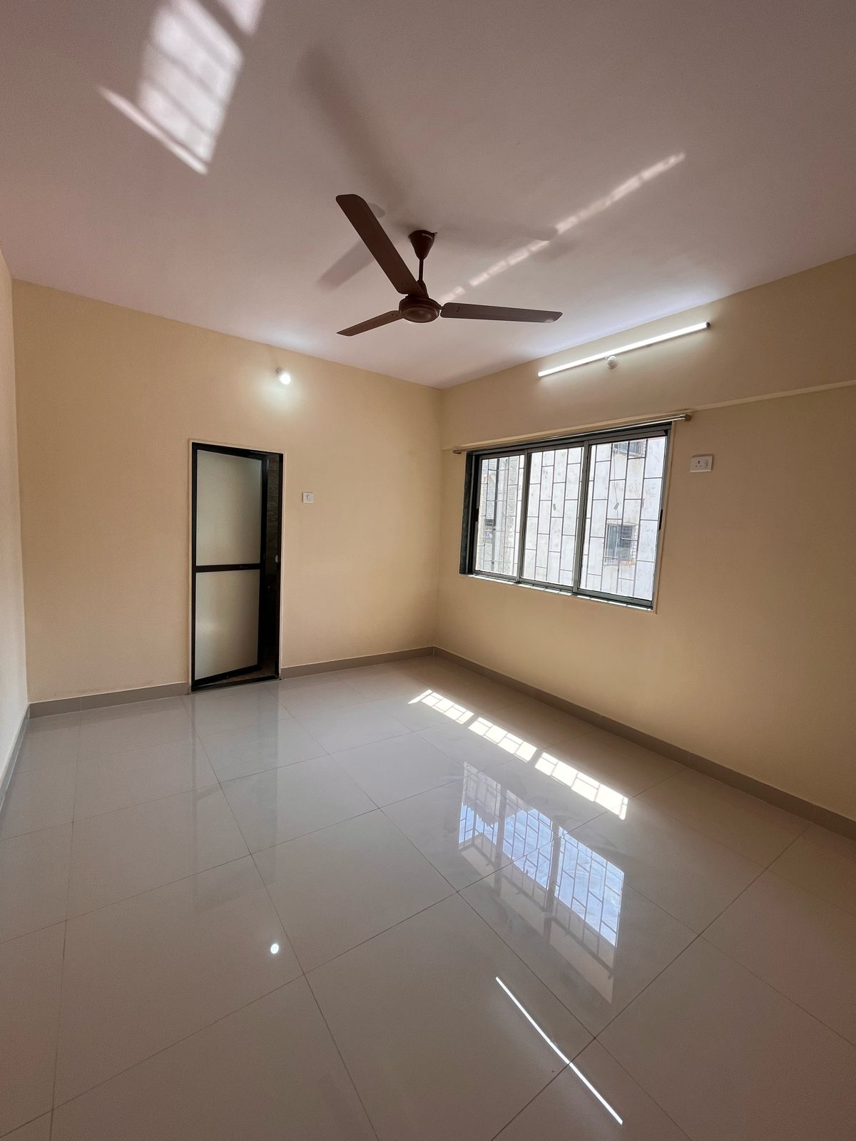 2 BHK + Extra Room 650 Sq.Ft. Apartment in Usha CHS Malad