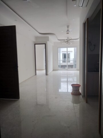 Room in 3 BHK Apartment at Smart World Orchard, Sector 61 – for Rent